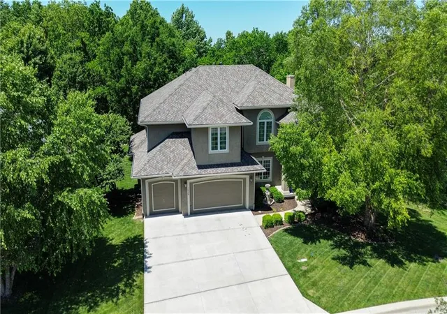 2nd image of 1528 Sw Hedgewood Ln, Lees Summit, MO 64081 | MLS# 2623119