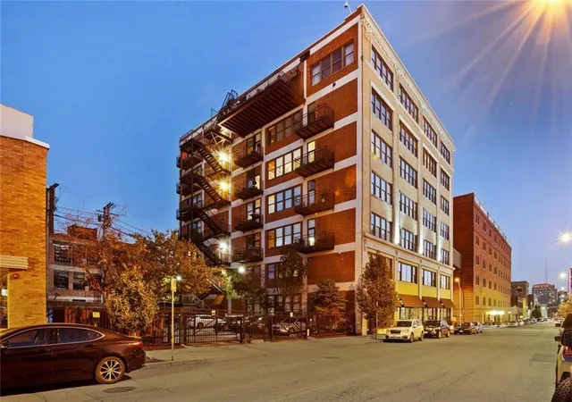 1st image of 1535 Walnut St #705, Kansas City, MO 64108 | MLS# 2623121