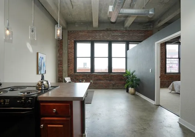 4th image of 1535 Walnut St #705, Kansas City, MO 64108 | MLS# 2623121