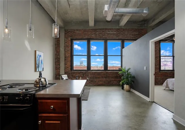 Photo 3 of Condo for sale at 1535 Walnut St #705, Kansas City, MO 64108 | MLS# 2623121 | Listing updated on 2026-09-25