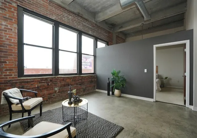 2nd image of 1535 Walnut St #705, Kansas City, MO 64108 | MLS# 2623121