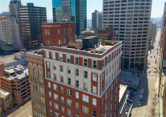 Homes for sale in Kansas City, MO | 21 W 10Th St #4C, Kansas City, MO 64105 | MLS# 2623124