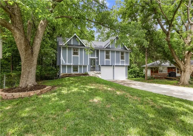 Homes for sale in Kansas City, KS | 4600 Locust Ave, Kansas City, KS 66106 | MLS# 2623125