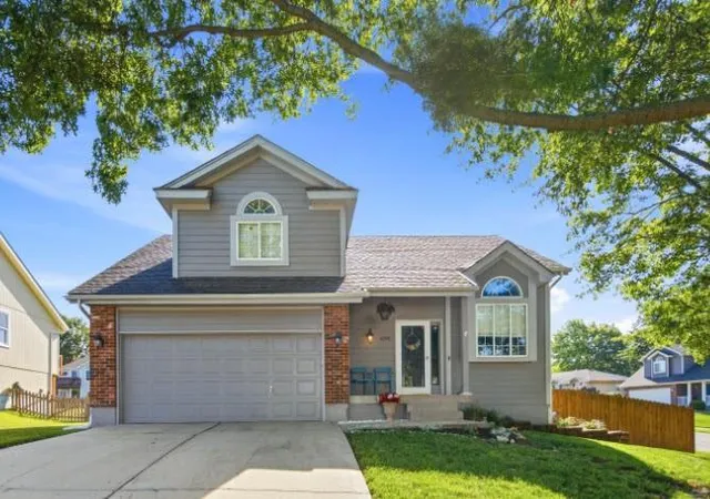 Photo 1 of Single family home for sale at 4301 Nw Cortland Dr, Blue Springs, MO 64015 | MLS# 2623159 | Listing updated on 2026-08-31