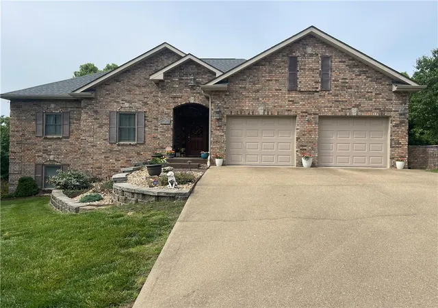 Homes for sale in Waynesville, MO | 118 Hickory Rdg, Waynesville, MO 65583 | MLS# 2623170