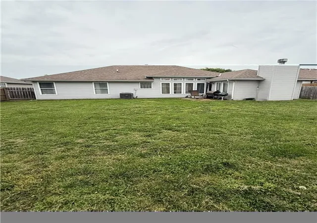 Homes for sale in Warrensburg, MO | 732 Iron Horse Dr, Warrensburg, MO 64093 | MLS# 2623191