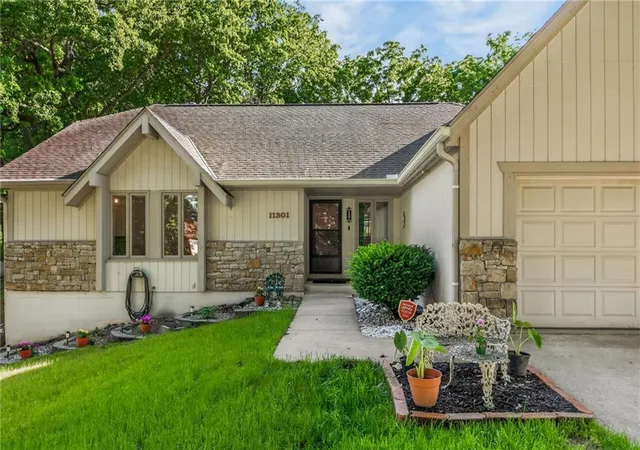 Homes for sale in Raytown, MO | 11301 E 71St St, Raytown, MO 64133 | MLS# 2623218