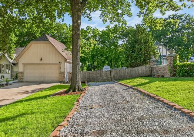 Homes for sale in Raytown, MO | 11301 E 71St St, Raytown, MO 64133 | MLS# 2623218