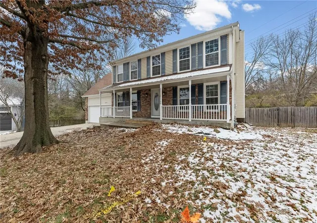 2nd image of 3715 Sw Kimstin Cir, Blue Springs, MO 64015 | MLS# 2623223