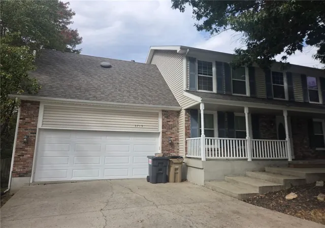Photo 2 of Single family home for sale at 3715 Sw Kimstin Cir, Blue Springs, MO 64015 | MLS# 2623223 | Listing updated on 2026-10-19