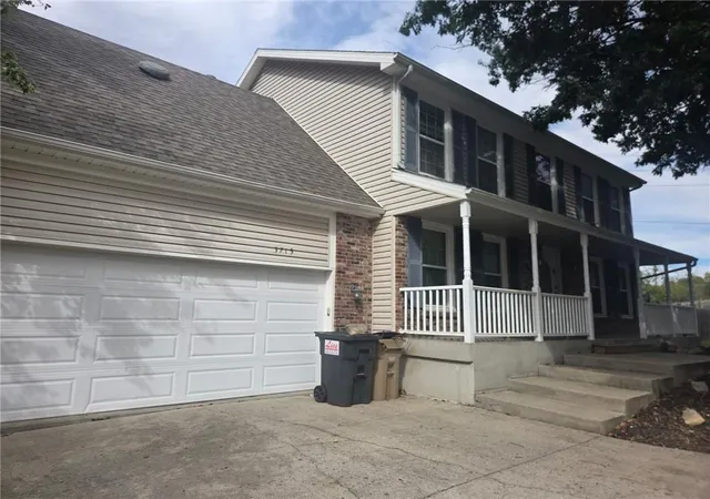 Photo 3 of Single family home for sale at 3715 Sw Kimstin Cir, Blue Springs, MO 64015 | MLS# 2623223 | Listing updated on 2026-10-19