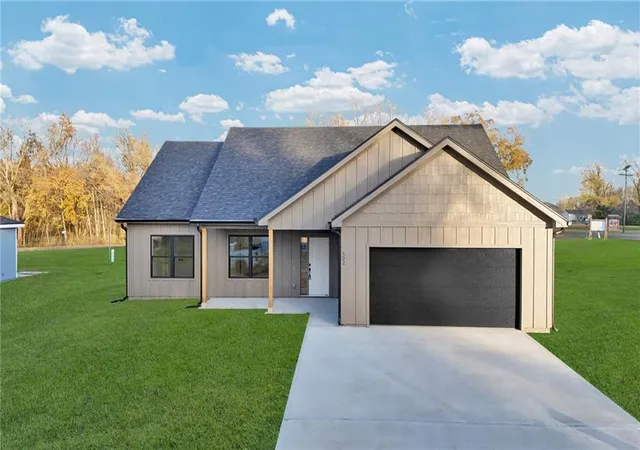 Homes for sale in Pleasant Hill, MO | 405 N Armstrong St, Pleasant Hill, MO 64080 | MLS# 2623232