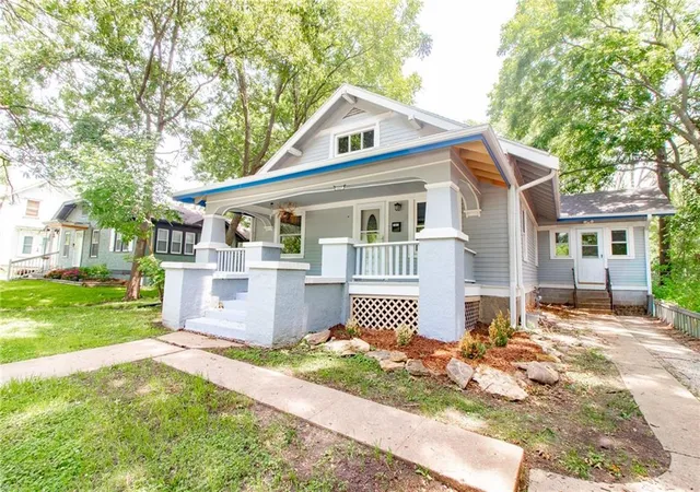 1st image of 1007 S Independence St, Harrisonville, MO 64701 | MLS# 2623235