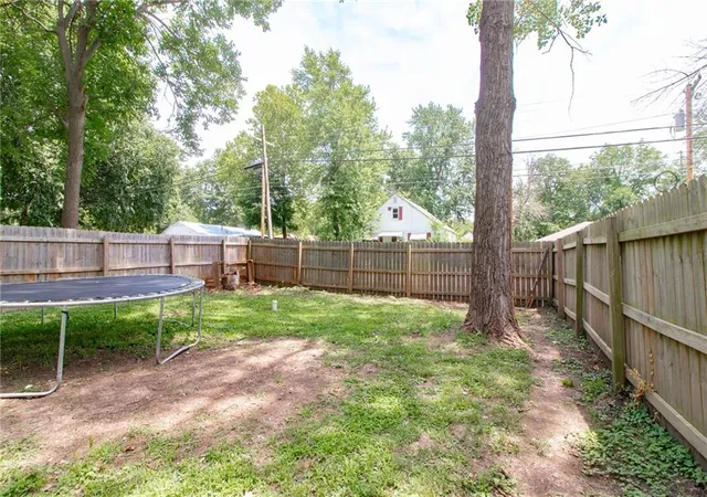 35th image of 1007 S Independence St, Harrisonville, MO 64701 | MLS# 2623235
