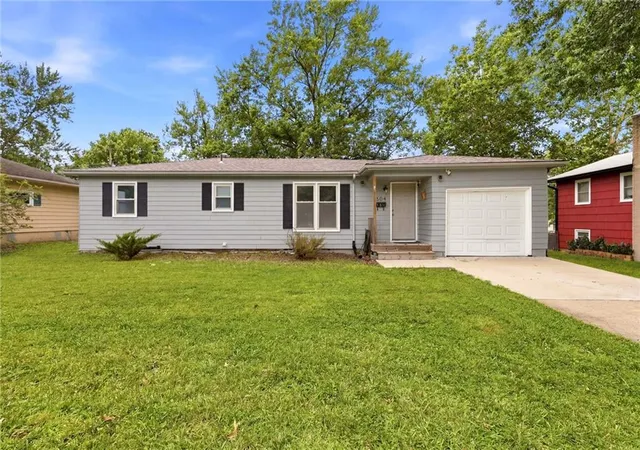 Homes for sale in Gardner, KS | 604 S Hickory St, Gardner, KS 66030 | MLS# 2623236