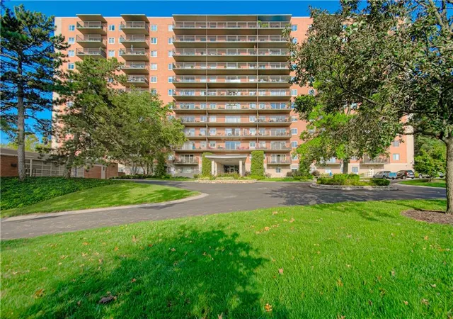 Photo 3 of Condo for sale at 4550 Warwick Blvd #1205, Kansas City, MO 64111 | MLS# 2623246 | Listing updated on 2026-10-13