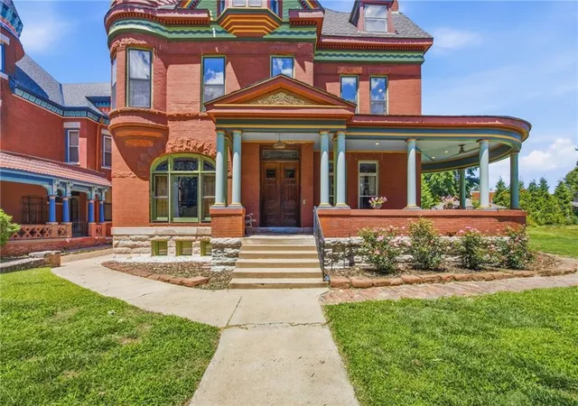 3rd image of 1840 Pendleton Ave, Kansas City, MO 64124 | MLS# 2623253