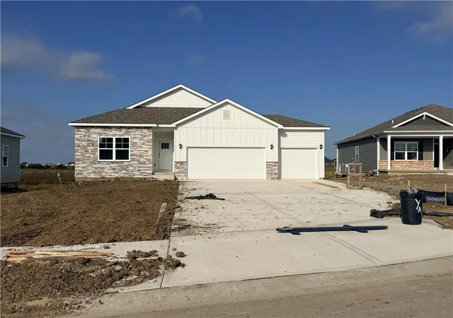 Single family home for sale at 17812 Green Rd, Gardner, KS 66030 | MLS# 2623255