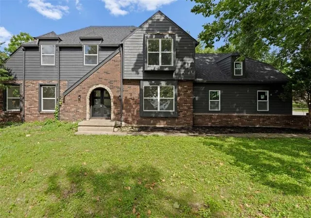 2nd image of 307 S Sunset Ln, Raymore, MO 64083 | MLS# 2623273