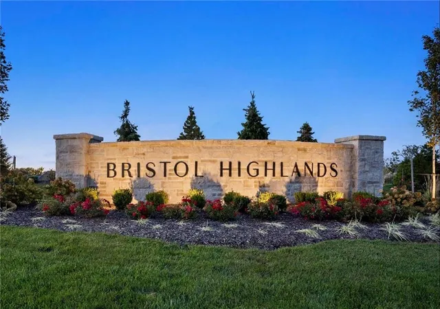 9th image of 8011 Deer Run St, Lenexa, KS 66220 | MLS# 2623275