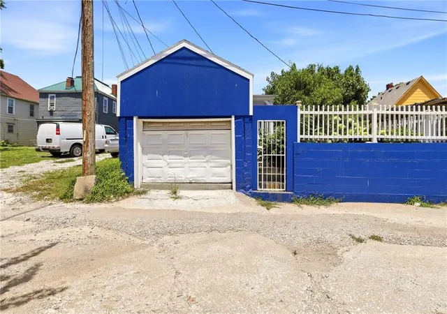 Homes for sale in Kansas City, KS | 909 Central Ave, Kansas City, KS 66101 | MLS# 2623293