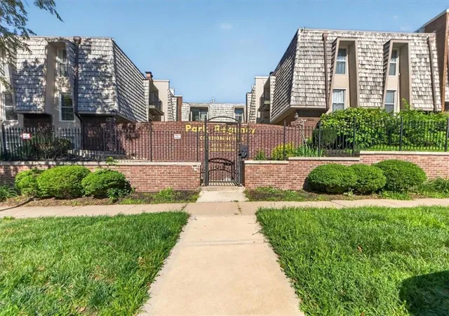 Photo 1 of Condo for sale at 3608 Gillham Rd #26, Kansas City, MO 64111 | MLS# 2623305 | Listing updated on 2026-08-18