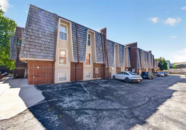 Photo 39 of Condo for sale at 3608 Gillham Rd #26, Kansas City, MO 64111 | MLS# 2623305 | Listing updated on 2026-08-18