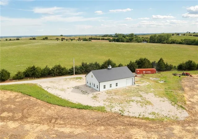Homes for sale in Osage City, KS | 27699 S Hoch Rd, Osage City, KS 66523 | MLS# 2623312