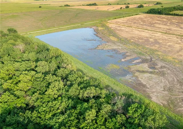 Homes for sale in Osage City, KS | 27699 S Hoch Rd, Osage City, KS 66523 | MLS# 2623312