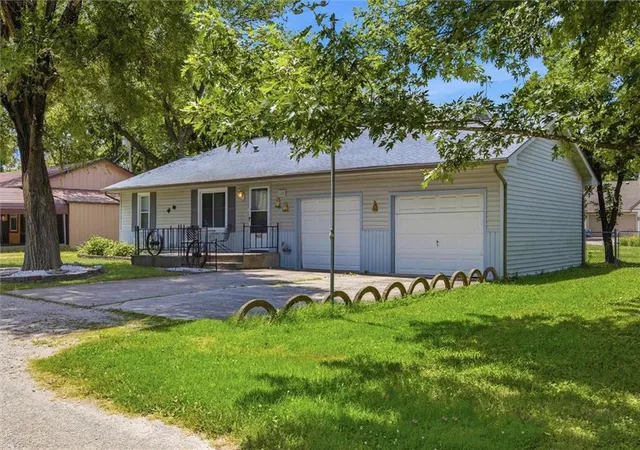 Homes for sale in Adrian, MO | 818 N Houston St, Adrian, MO 64720 | MLS# 2623316