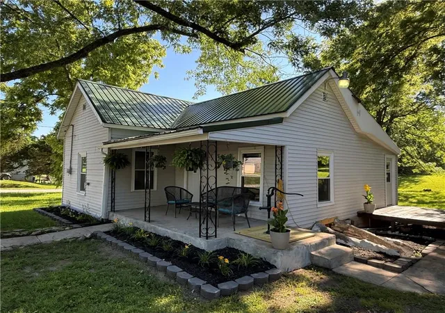 Homes for sale in Kingston, MO | 88 N Douglas St, Kingston, MO 64650 | MLS# 2623318