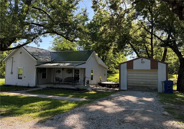 Homes for sale in Kingston, MO | 88 N Douglas St, Kingston, MO 64650 | MLS# 2623318