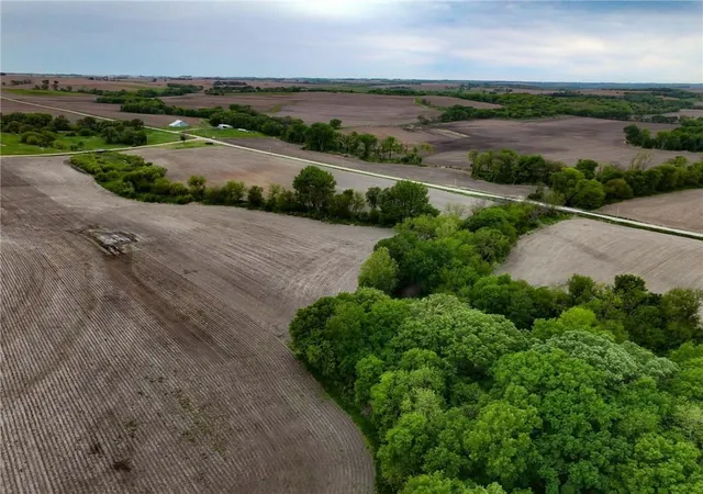 Homes for sale in Hiawatha, KS | 320 Th Foxtail Rd, Hiawatha, KS 66434 | MLS# 2623336