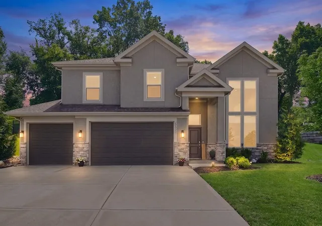 1st image of 5807 N Bell Ct, Kansas City, MO 64118 | MLS# 2623346