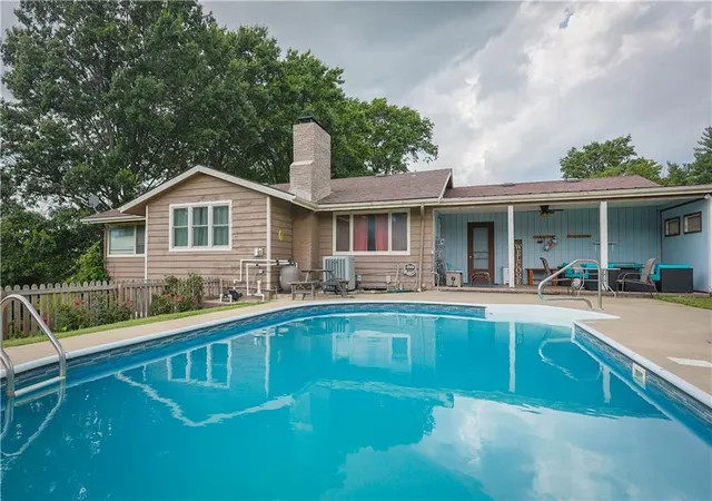 2nd image of 1000 Francis St, Lexington, MO 64067 | MLS# 2623363
