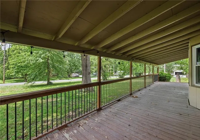 Homes for sale in Basehor, KS | 3209 N 155Th St, Basehor, KS 66007 | MLS# 2623366