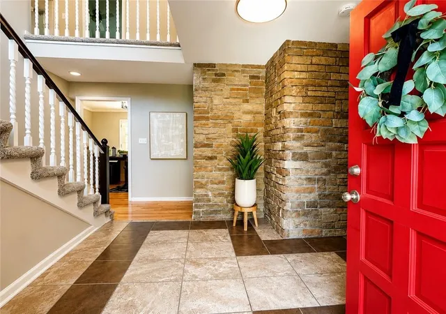 4th image of 12343 Pinehurst Dr, Kansas City, KS 66109 | MLS# 2623392