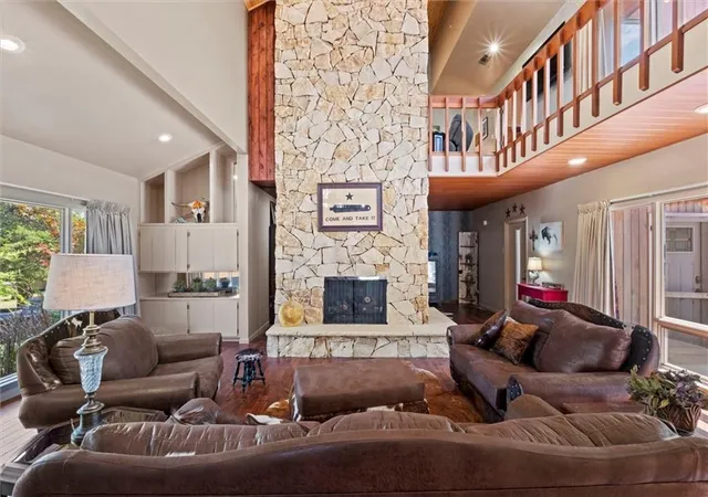 Homes for sale in Fort Scott, KS | 402 Lees Circle Dr, Fort Scott, KS 66701 | MLS# 2623395