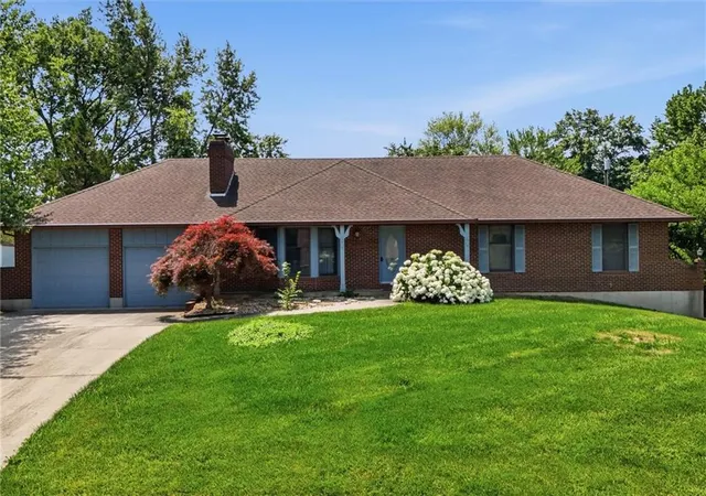 Homes for sale in Richmond, MO | 303 W Dauxville Dr, Richmond, MO 64085 | MLS# 2623401