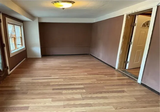 Photo 4 of Single family home for sale at 522 Kensington Ave, Kansas City, MO 64124 | MLS# 2623403 | Listing updated on 2026-08-29