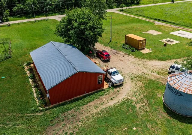 Homes for sale in Mound City, KS | 4038 Lee Rd, Mound City, KS 66056 | MLS# 2623412