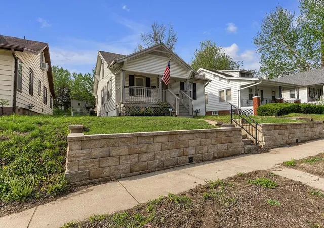 3rd image of 3142 Felix St, St Joseph, MO 64501 | MLS# 2623419