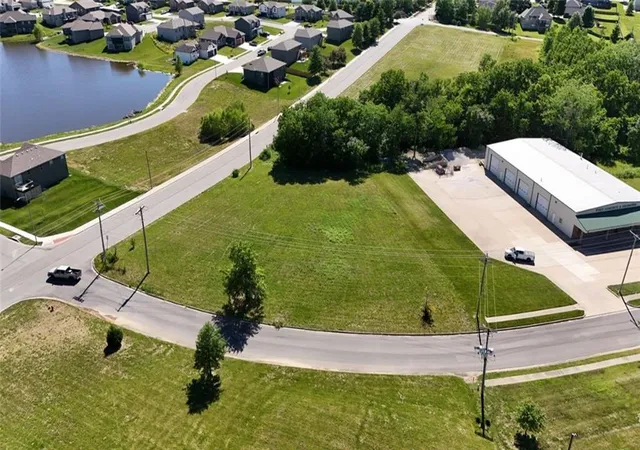 1st image of 400 Sw Powell Dr, Oak Grove, MO 64075 | MLS# 2623423