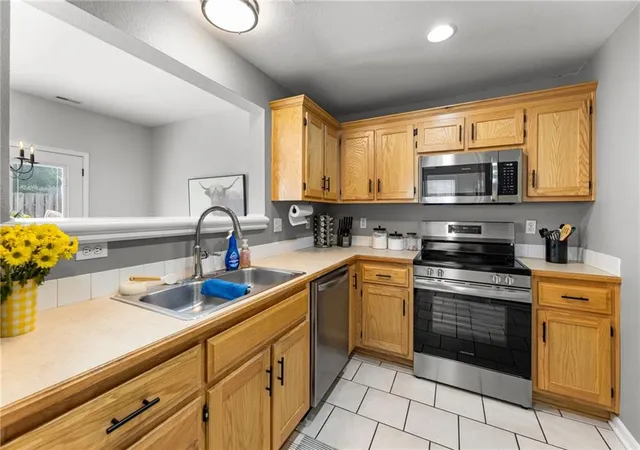 2nd image of 393 W Acorn St, Gardner, KS 66030 | MLS# 2623440