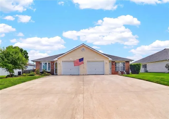 Homes for sale in Pleasant Hill, MO | 2228 Addie Dr, Pleasant Hill, MO 64080 | MLS# 2623453