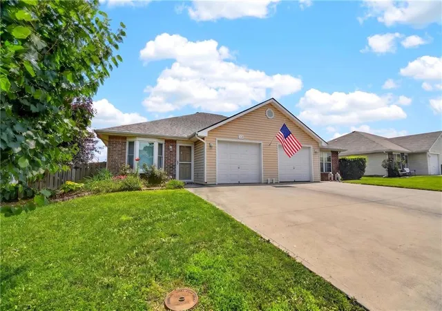 Homes for sale in Pleasant Hill, MO | 2228 Addie Dr, Pleasant Hill, MO 64080 | MLS# 2623453
