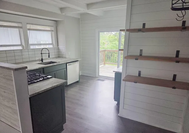 4th image of 4306 Highland Ave, Kansas City, MO 64110 | MLS# 2623458