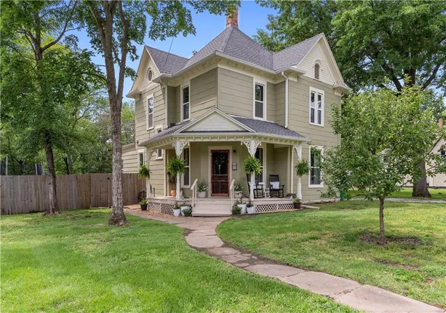Homes for sale in Butler, MO | 104 N High St, Butler, MO 64730 | MLS# 2623513