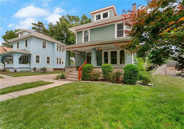 3rd image of 5915 Holmes St, Kansas City, MO 64110 | MLS# 2623515