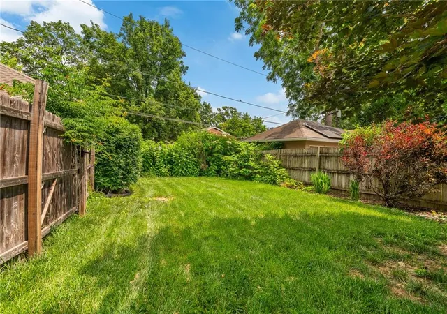 40th image of 5915 Holmes St, Kansas City, MO 64110 | MLS# 2623515